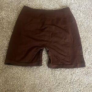 Brown Alphalete Amplify shorts